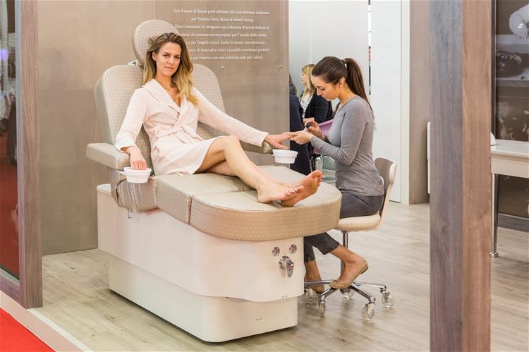 Многофункциональная  кушетка с ванной для педикюра All in One картинки  Nilo Spa Design 9021 